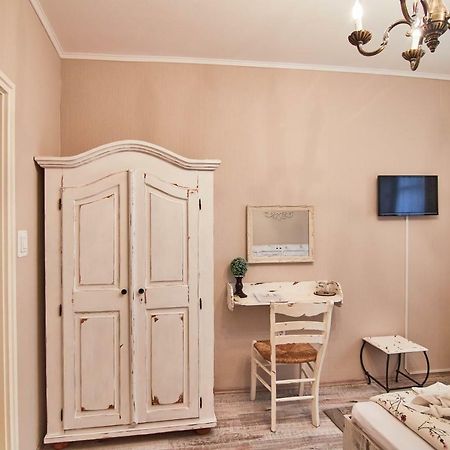 Abraham Vintage Szobak & Apartmanok Beci Exterior foto