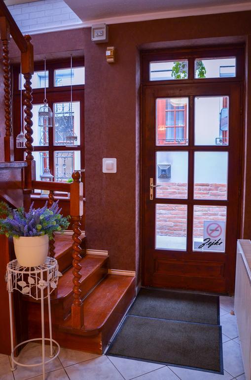 Abraham Vintage Szobak & Apartmanok Beci Exterior foto